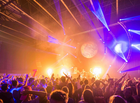 Bedrijfsfeest 490 x 360
