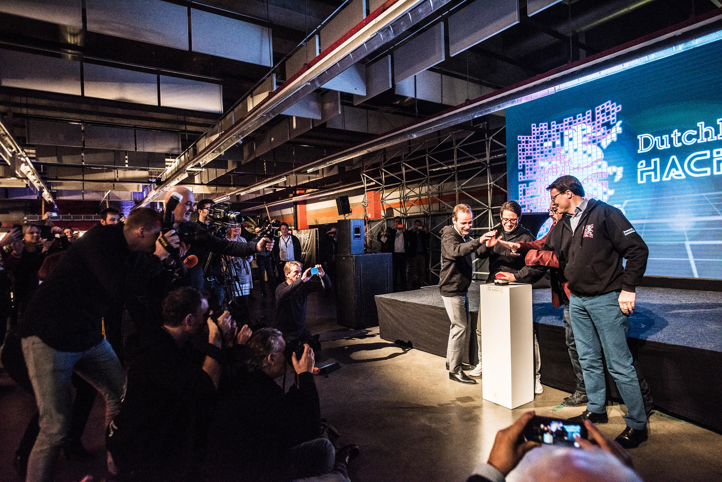 press-hackathon-opening-10-02-17-1512-02_3100_Knelis